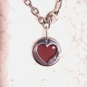GUESS Silver Tone  Necklace  Heart ❤️ Shape Design Pendant ⚜️❤️⚜️❤️